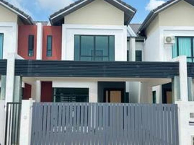 Terraced House for rent in Long Miri