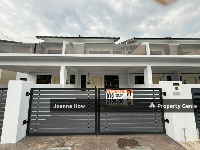Terraced House for sale in Malaka