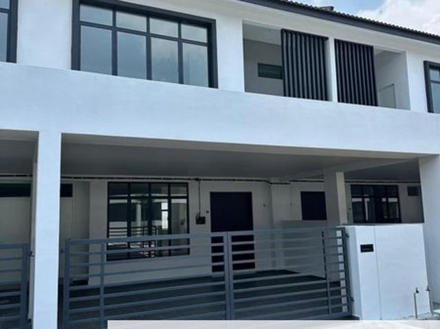 House for sale in Malaka
