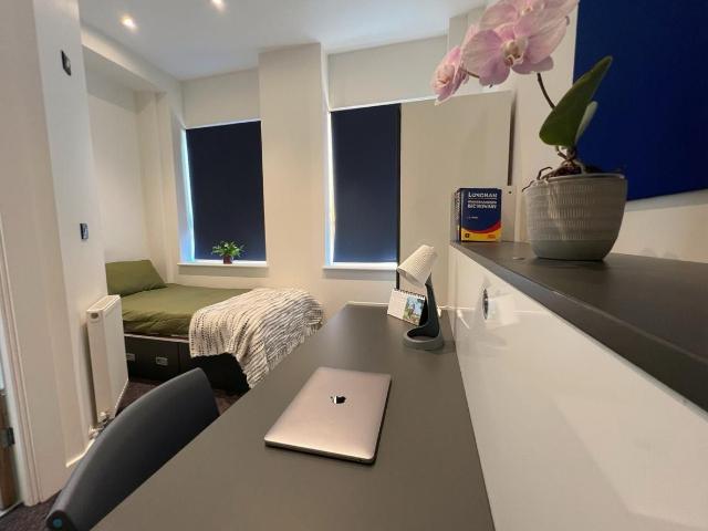 Room for rent in St. Martin's, The Bridge