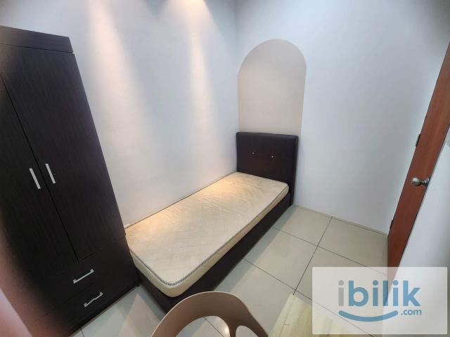 Room for rent in Petaling, Alam Impian