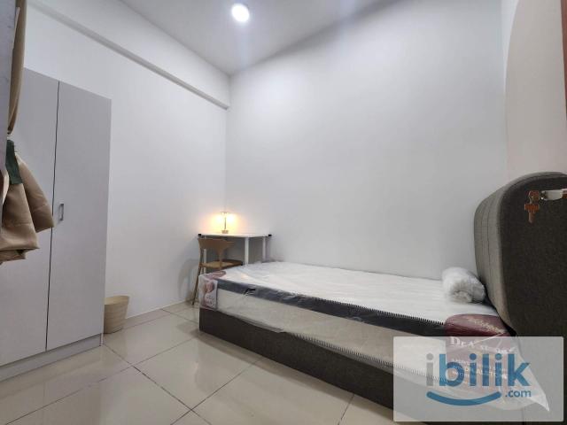 Room for rent in Petaling, Alam Impian