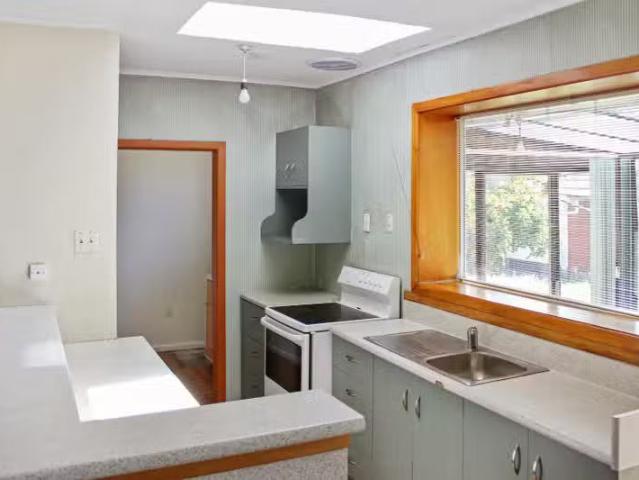 House for rent in Chaslands, Canterbury