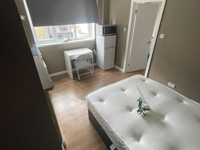 Apartment for rent in London Borough of Ealing, Greater London