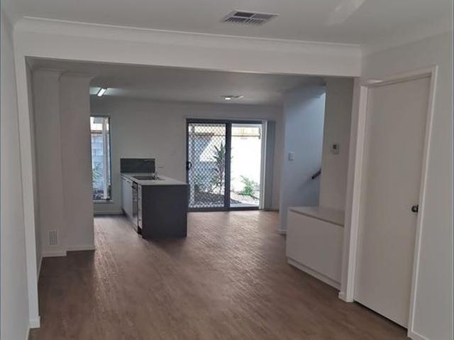 Townhouse for rent in Toombul, Queensland