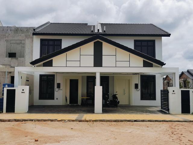 Terraced House for sale in Malaka