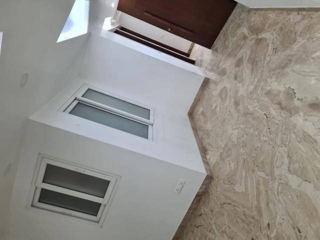 Property for rent in Deri