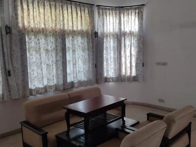 Property for rent in Deri