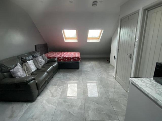 Studio for rent in London Borough of Merton, Greater London