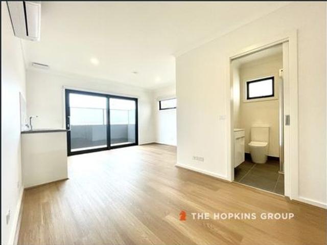 Granny Flat for rent in Heidelberg West, Melbourne
