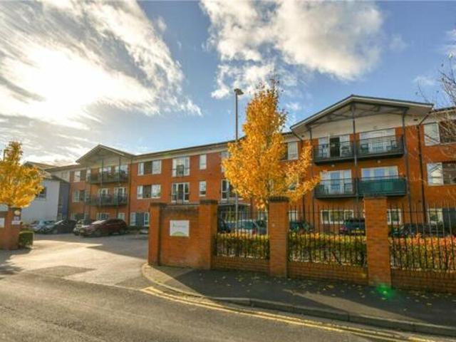 House for sale in Rossmore, Cheshire