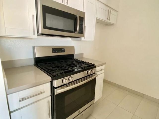 Apartment for rent in Canoga Park, California