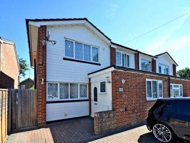 House for rent in Row Town, Surrey
