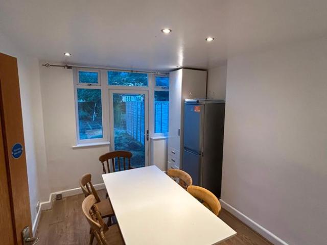 House for rent in New Headington, The Slade