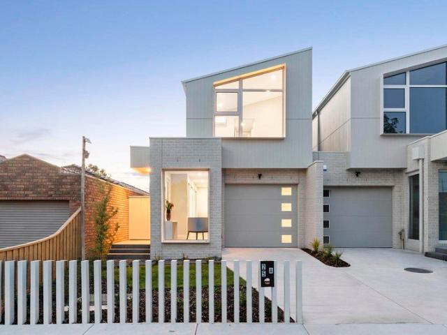 Townhouse for sale in Fairfield, Melbourne