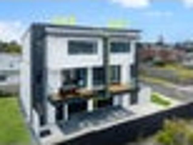 Townhouse for sale in East Tamaki