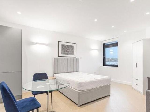 House for rent in Brentford End, Greater London