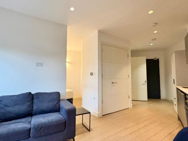 Studio for rent in London Borough of Hounslow, Greater London
