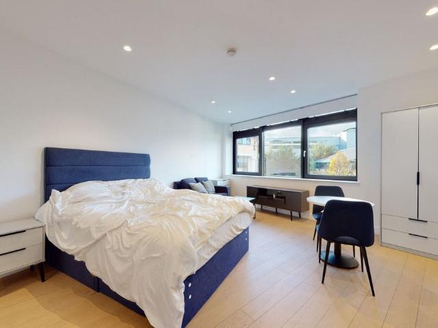 Studio for rent in London Borough of Hounslow, Spring Grove