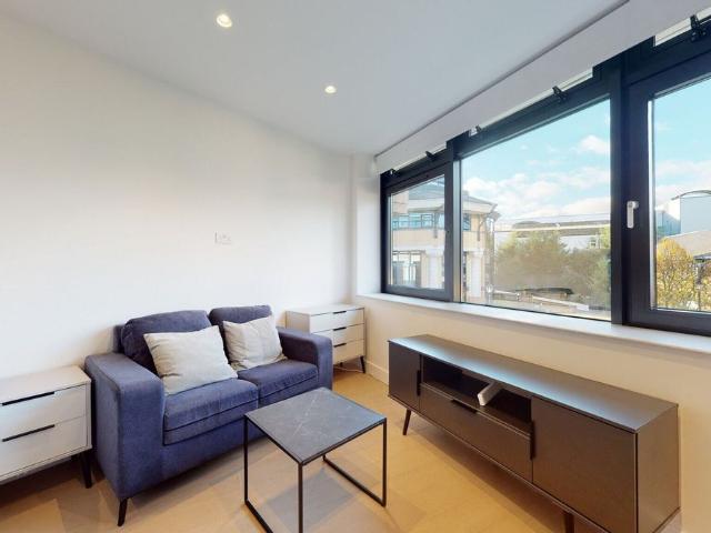Studio for rent in London Borough of Hounslow, Spring Grove