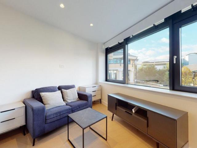 House for rent in London Borough of Hounslow, Spring Grove