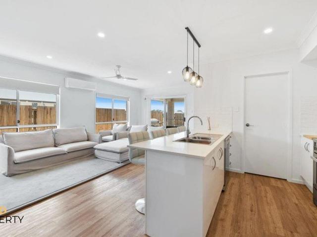 Cottage for sale in Toombul, Queensland