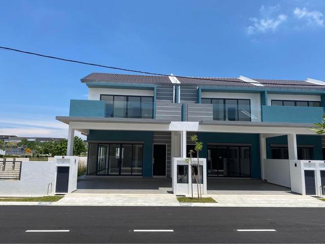 Terraced House for sale in Malaka