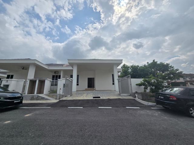 Residential House for sale in Sendayan Village, Negeri Sembilan
