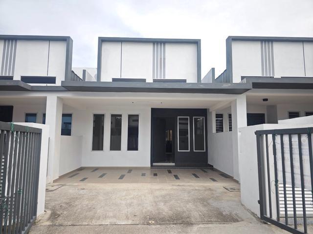 Terraced House for sale in Tanjong Sepat, Selangor