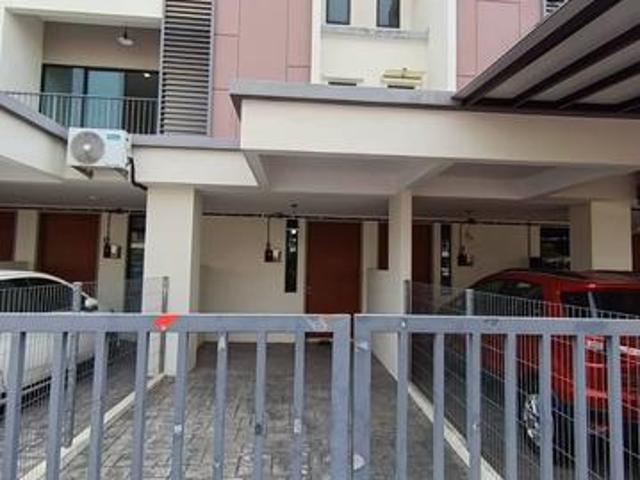 Townhouse for rent in Petaling, Subang Jaya