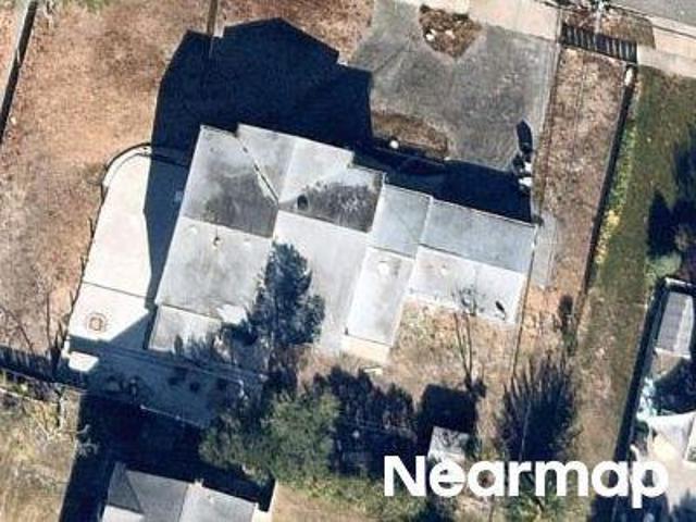 House for sale in Commack