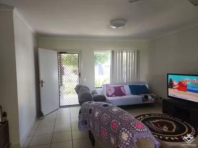 Apartment for rent in Urangan, Queensland