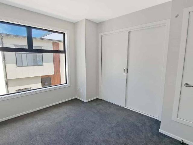 Townhouse for rent in Days Bay, Wellington