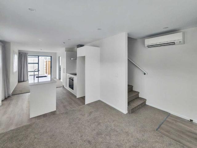 Townhouse for rent in Homedale, Lower Hutt