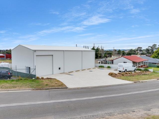 Warehouse for rent in Brisbane Grove, New South Wales