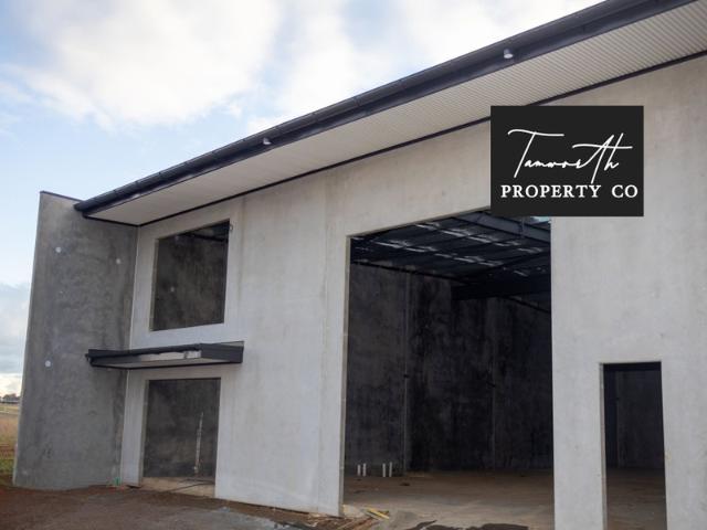 Warehouse for rent in Piallamore, New South Wales