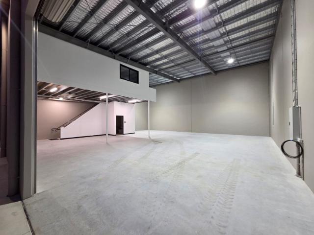 Warehouse for rent in Toombul, Queensland