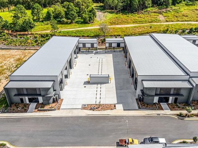 Warehouse for rent in Toombul, Queensland