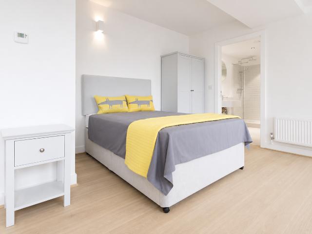 Studio for rent in St Thomas', The Slade