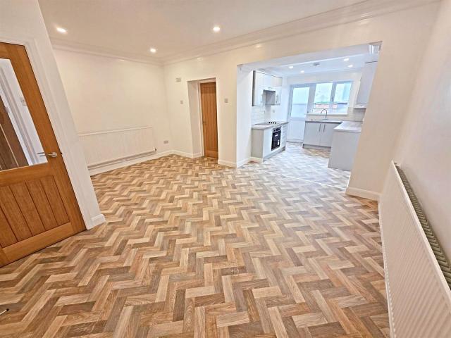 House for rent in Pentre