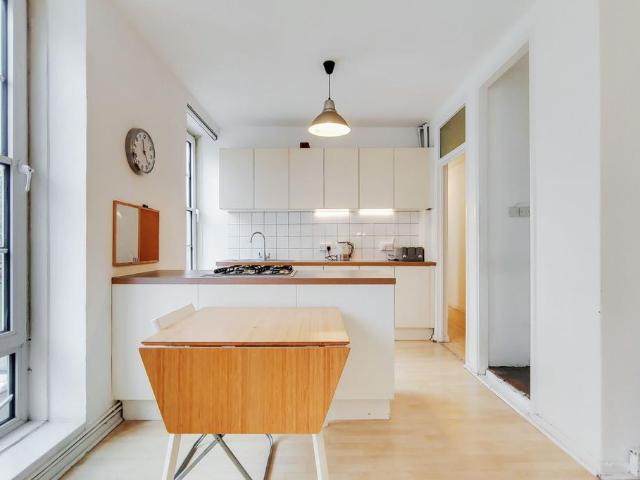Apartment for rent in Hughesfield Estate, Greater London
