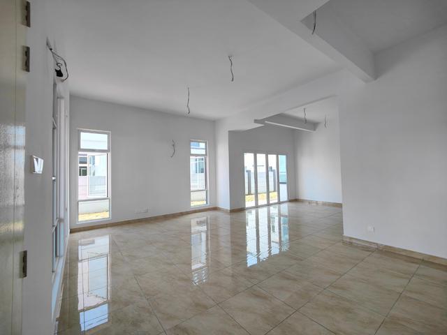 Residential House for sale in Malaka