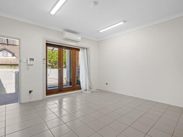 Apartment for rent in Lower North Shore, Sydney
