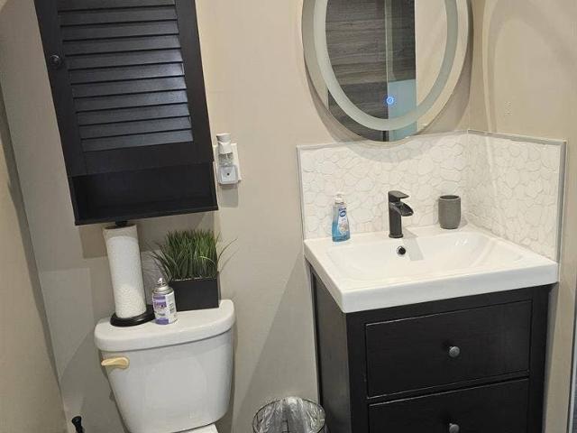 Room for rent in Canoga Park, California
