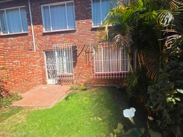 Townhouse for sale in Ekurhuleni, Gauteng