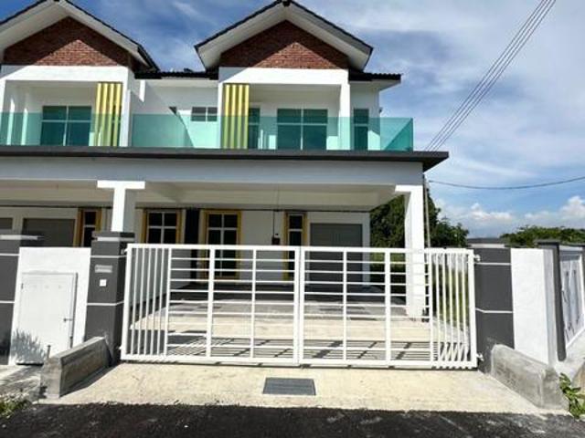 Terraced House for sale in Malaka