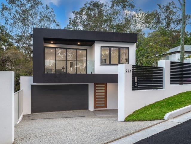 House for sale in St Lucia, Greater Brisbane