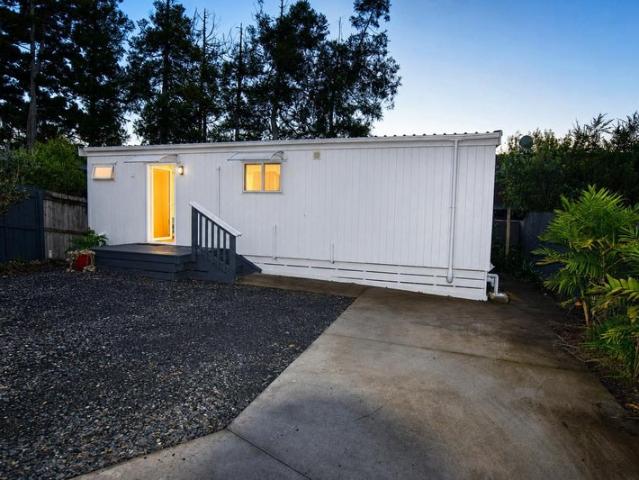 House for rent in Oratia