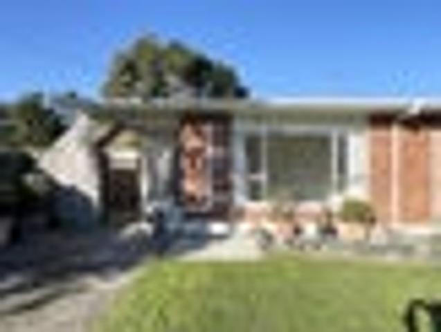House for rent in Kelston
