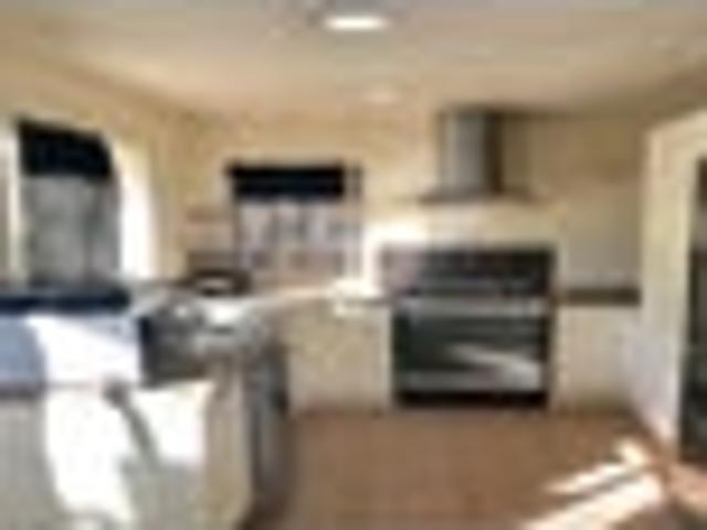 Apartment for rent in Kelston, Oroua County